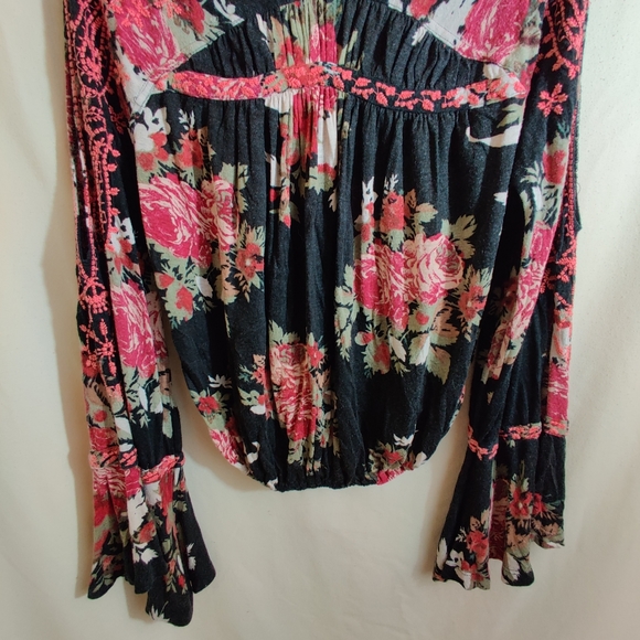 FREE PEOPLE Bainbridge Black & Red Floral Long Bell Sleeve High Neckline Shirt S - Picture 5 of 16